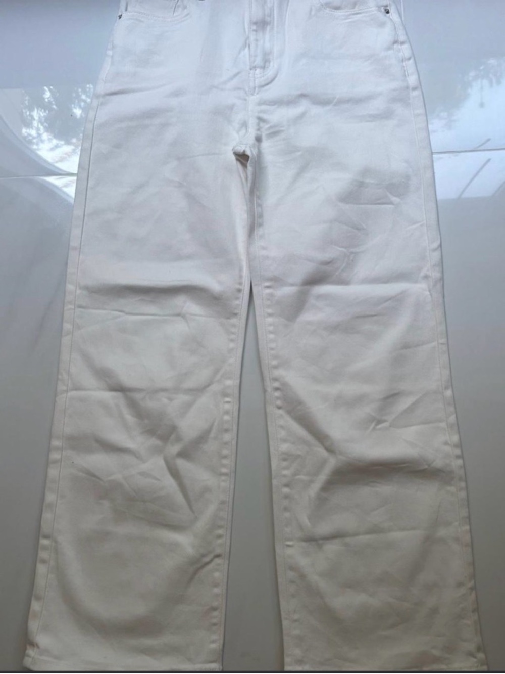 White Women's Straight-Leg Jeans - Classic Clean Look